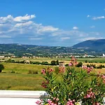 Casa Con Vista Fantastica 3* بيرودجا